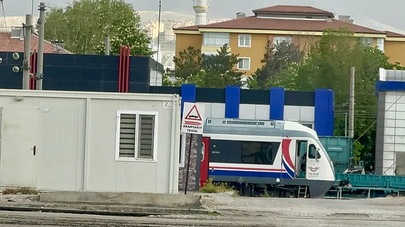 Malatya'da Korkunç İş Kazası! İki Vagon Arasında Kalan İşçi Ağır Yaralandı