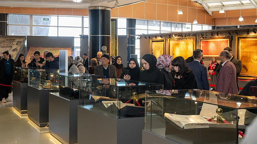 Malatya'da Kutsal Emanetler Sergisi Yoğun İlgi Gördü