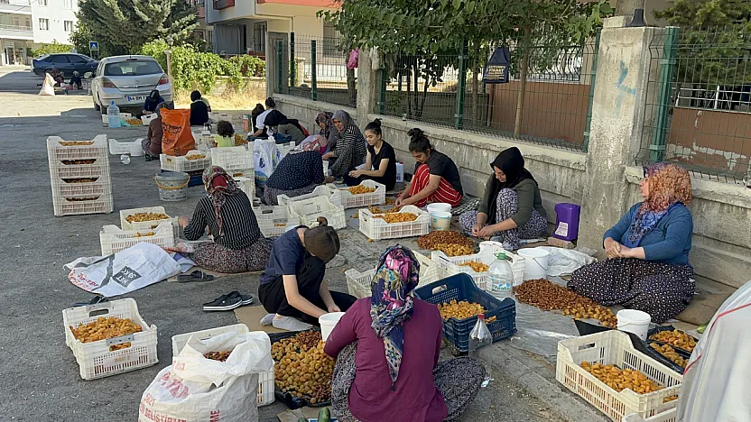 Malatya'da Patik Mesaisi Yeniden Başladı! Çalışan Kadınlardan Ortak Çözüm Çağrısı