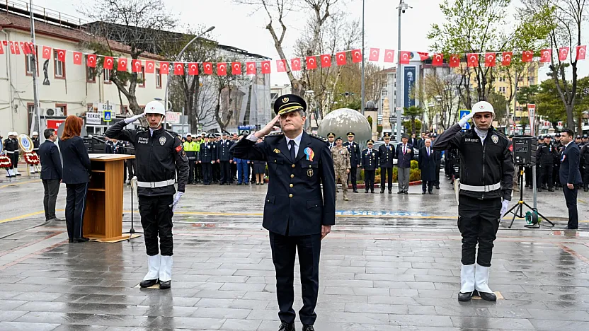Malatya'da Polis Haftası Töreni! Atatürk Anıtı'na Çelenk Sunuldu