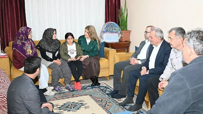 Malatya'da Ramazan Mesaisi: Milletvekili Ölmeztoprak Kapı Kapı Gezerek Talepleri Dinledi!