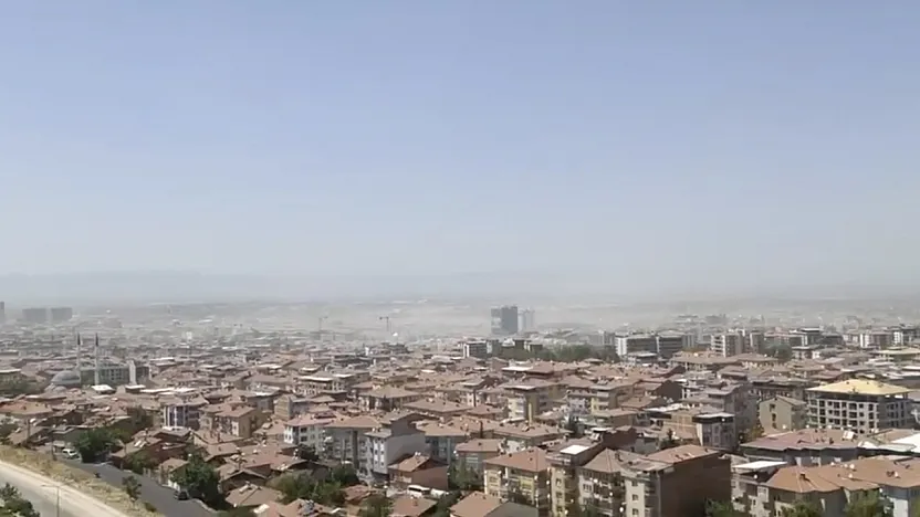 Malatya'da Sıcak Ve Rüzgar Birleşti, Toz Bulutları Şehri Kapladı!