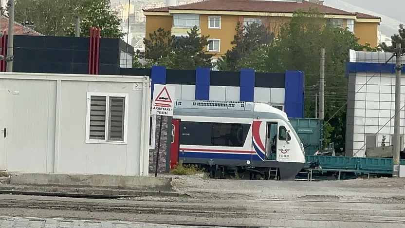 Malatya'da Vagonların Arasında Kalan İşçi Kurtarılamadı!