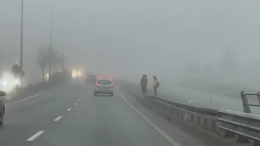 Malatya'da Yoğun Sis: Görüş Mesafesi 20 Metreye Düştü!
