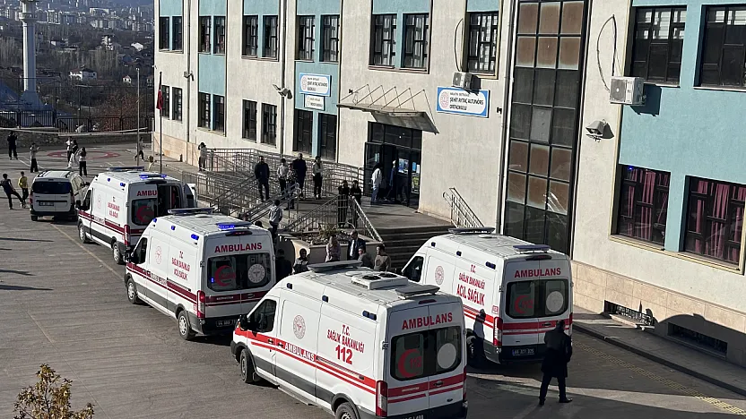 Malatya'da Zehirlenme Şüphesi: 10 Öğrenci Hastaneye Kaldırıldı