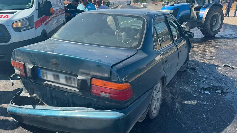 Malatya Doğanşehir'de Trafik Kazası! Otomobil İle Traktör Çarpıştı