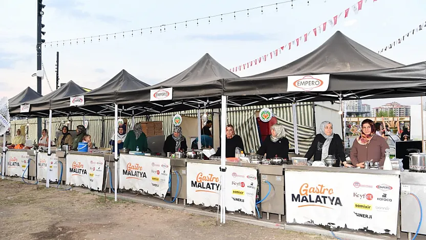 Malatya Gastronomi Sokağı'nda Tiritli Köfte Heyecanı