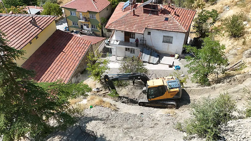 Malatya Hekimhan'da Yıllar Sonra Yeniden Çalışma! Dere Yatakları Temizleniyor