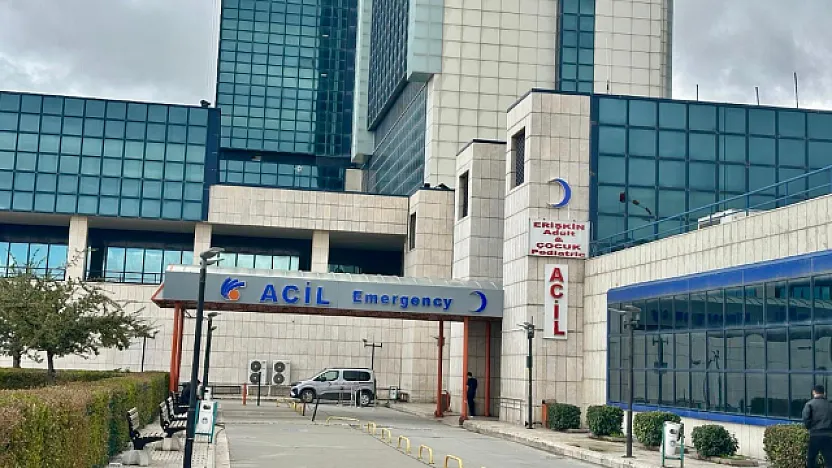 Malatya İnönü Üniversitesi Kampüsü Karıştı: 22 Yaşındaki Genç Kız Hastaneye Kaldırıldı!