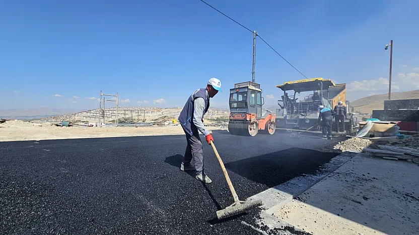Malatya'nın 2 Mahallesinde Yollar Yenileniyor!