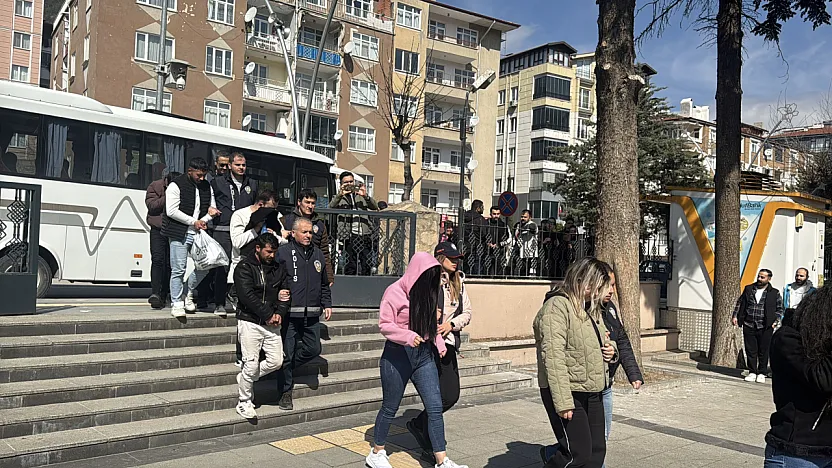 Malatya'nın da Aralarında Bulunduğu 12 İlde Operasyonda 26 Kişi Cezaevine Gönderildi!