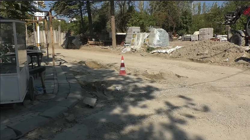 Gündüzbey'de Çile Bitmiyor! Bir Yıldır Asfalt Bekleyen Yollar Tepki Çekiyor