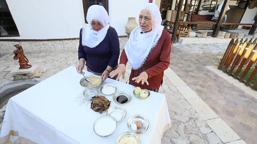 Malatya'nın Tescilli Mirası: Padişah Sofralarının Vazgeçilmezi Kiraz Yaprağı Sarması