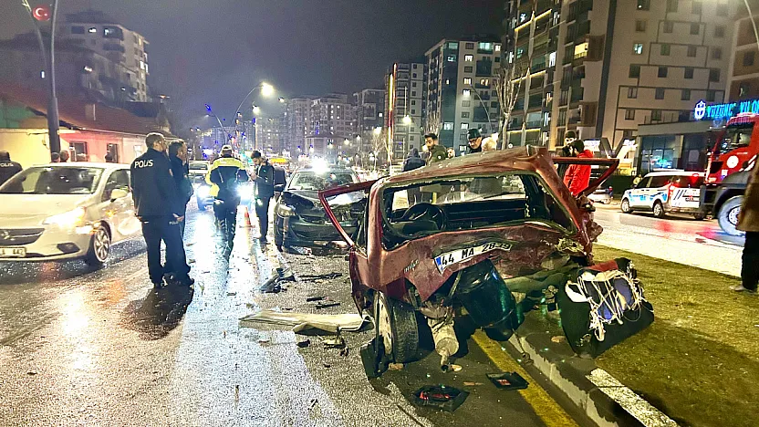 Malatya Tecde'de Trafik Kazası: 3 Kişi Yaralandı