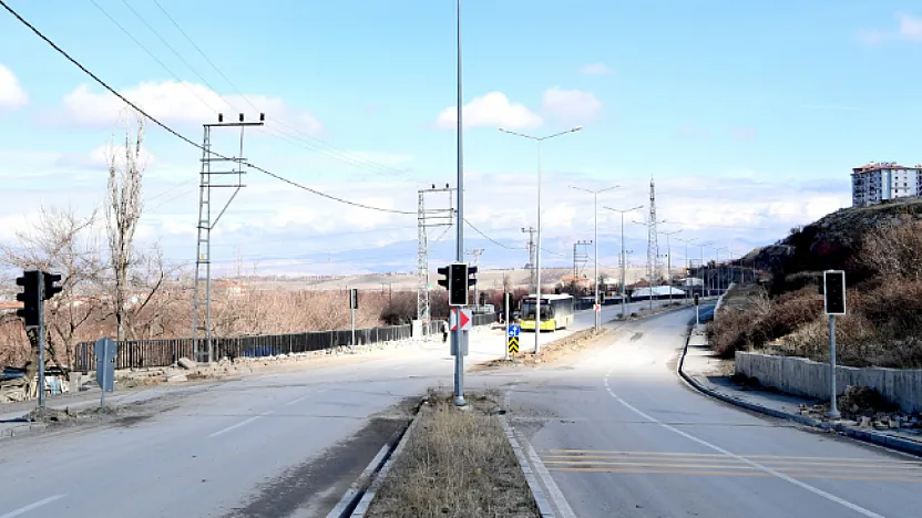 Malatya Toki'lerde Trafik Düzenlemesi: Kavşaklara Sinyalizasyon Kuruluyor!