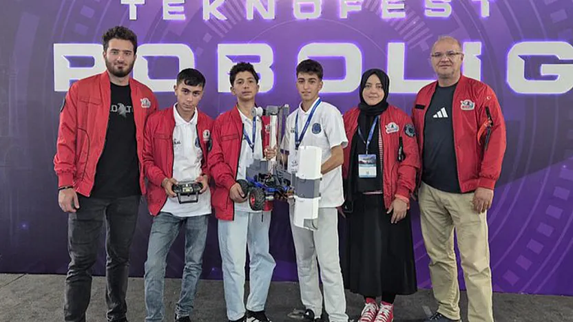 Malatyalı Öğrencilerden TEKNOFEST'te Türkiye Derecesi!