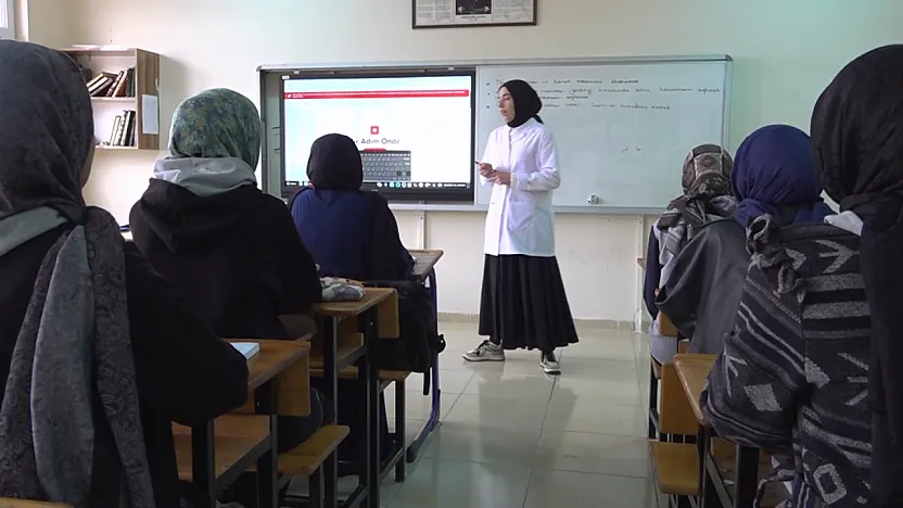 Mezun Olduğu Okula Döndü, 11 Öğrenciye Umut Oldu!