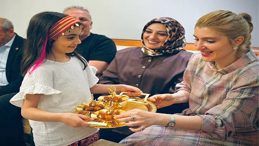 Milletvekili Ölmeztoprak'tan Asırlık Tarifler Ve Asırlık Evliliklere Ziyaret
