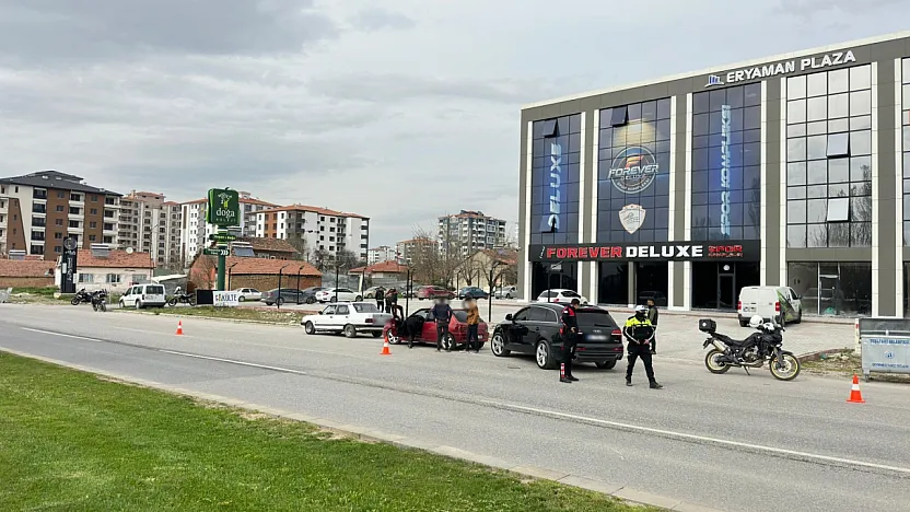 Okullarda Güvenlik Alarmı! Malatya Polisi Eğitim Alanlarını Çember altına Aldı
