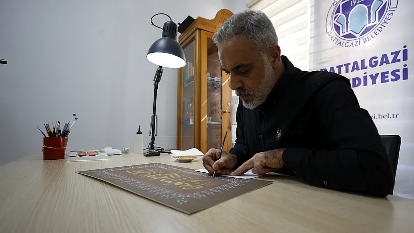 Osmanlı Padişahlarının Sabır Sırrıydı! Malatyalı Usta Çeyrek Asırdır Fırçasını Konuşturuyor
