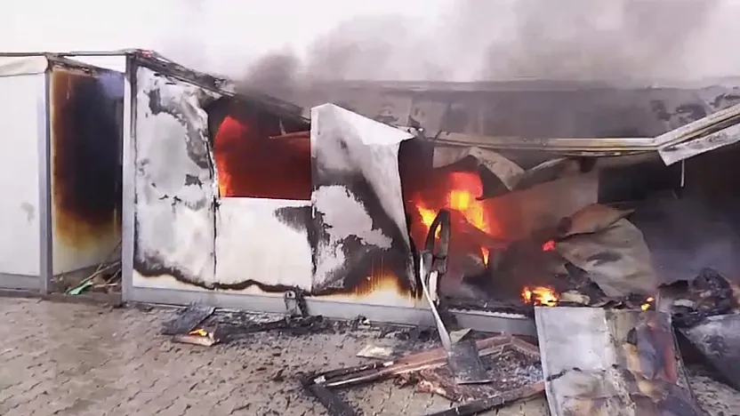 Samanköy'de Korkutan Yangın: Konteyner Kül Oldu