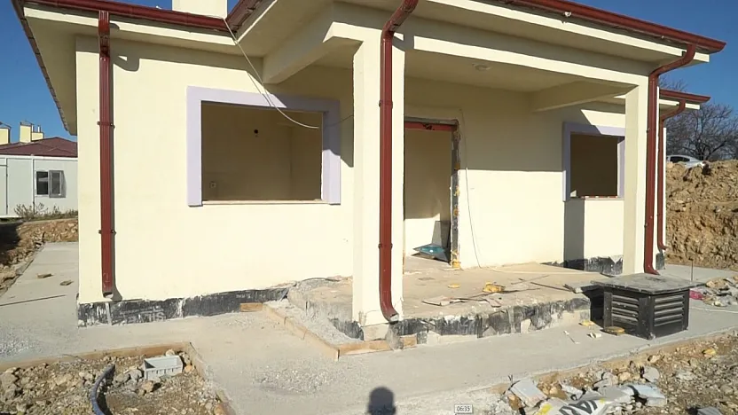 Samanköy Mahallesi'nde Köy Evleri Krizi! Tüm Yapı Malzemeleri Söküldü!