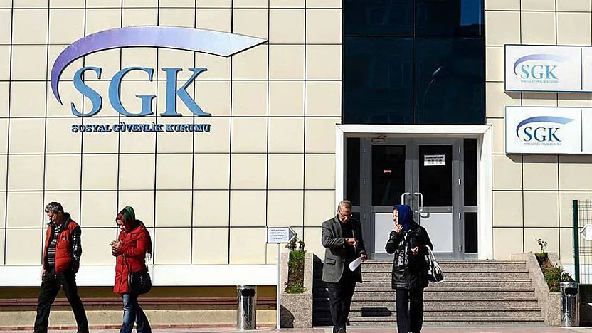 SGK'dan '650 Bin Kişinin Emekliliği İptal Edildi' İddiasına Yalanlama