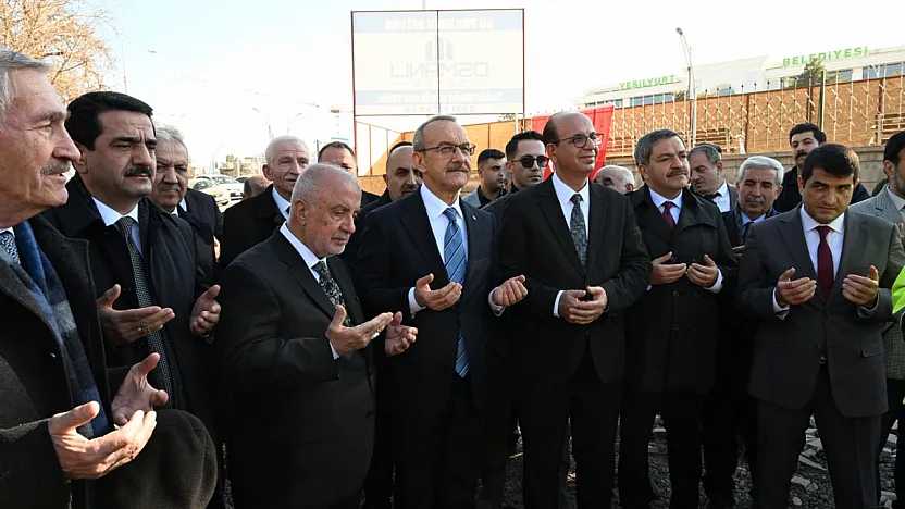 Temel Atma Törenine Yoğun Katılım