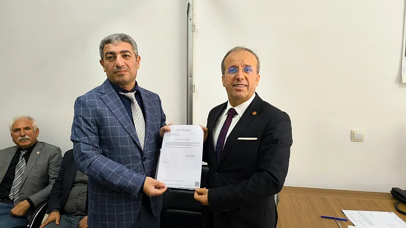 Yeni Parti Malatya İl Başkanı Basri İlhan Mazbatasını Aldı, Hedefini Açıkladı!