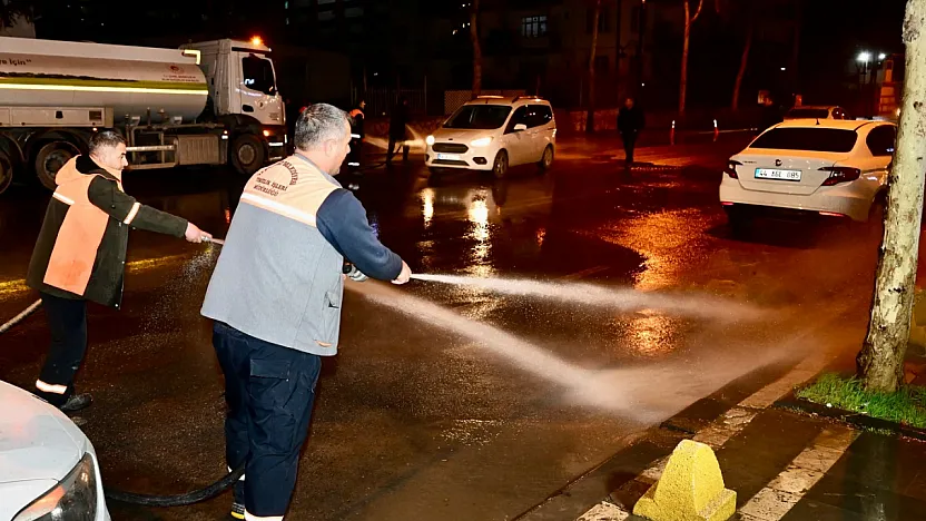 Yeşilyurt'ta Bayram Hazırlığı: Ekipler Sahada Temizlik Çalışması Yapıyor!