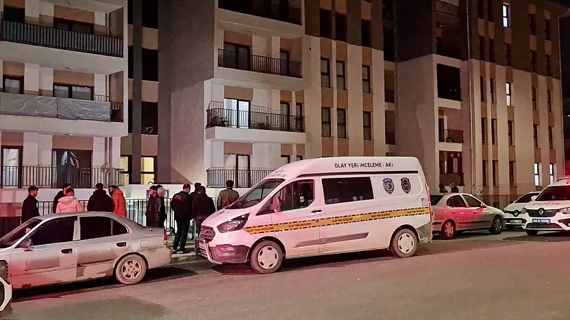 Yüksekten Düşen Genç Kız Yoğun Bakımda