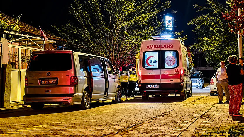 Yeşilyurt'ta İki Grup Karşı Karşıya Geldi,3 Yaralı!