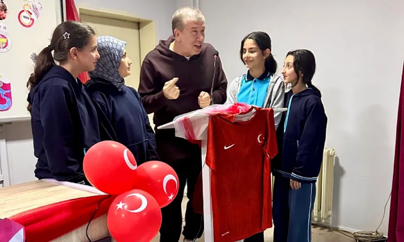 Altın Ayakkabı Sahibi Tanju Çolak Malatyalı Öğrencilerle Bir Araya Geldi!
