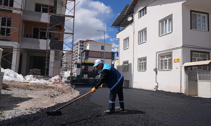 Altyapı Tahribatına Sıcak Asfalt! Battalgazi'de Yollar Şahlanıyor