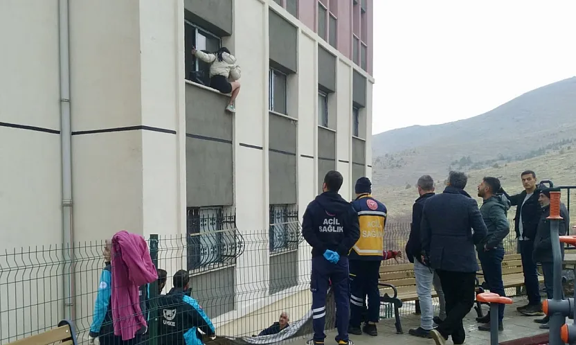 Bahçebaşı TOKİ'de Genç Kadın Camdan Atladı