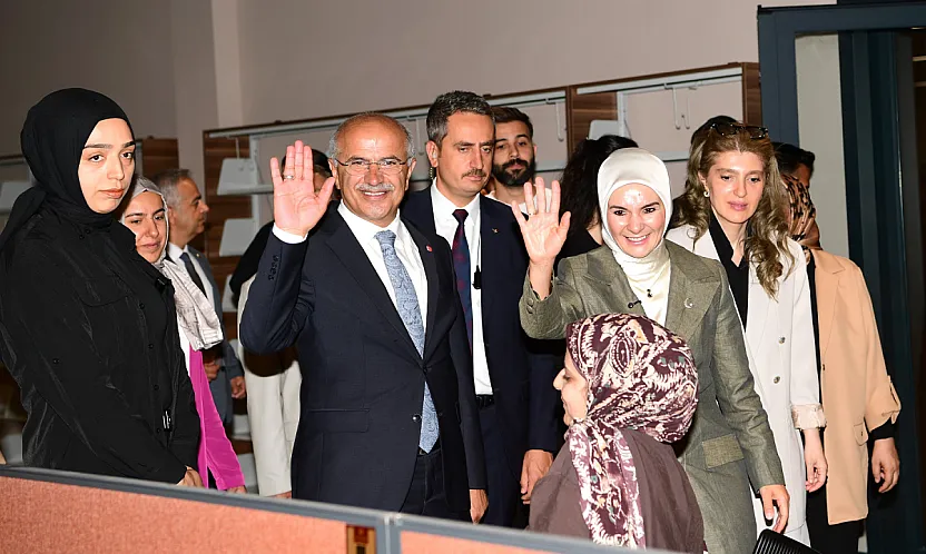 Bakan Göktaş Malatya Şehir Kütüphanesinde Öğrencilerle Bir Araya Geldi!