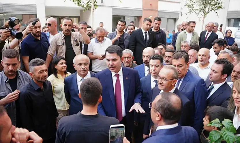 Bakan Malatya'da Depremzede Ailenin Evine Konuk Oldu