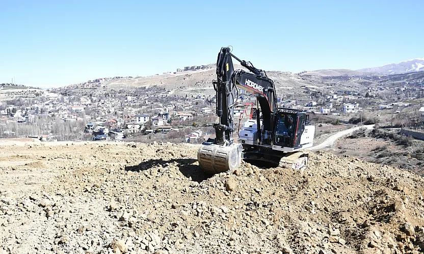 Başkan Geçit'ten Kırsal Hamlesi: Yeni Yerleşim Alanlarına Kesintisiz Ulaşım