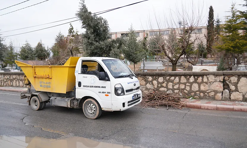 Battalgazi'de Bayram Hazırlığı: Cami ve Mezarlıklarda Detaylı Temizlik!