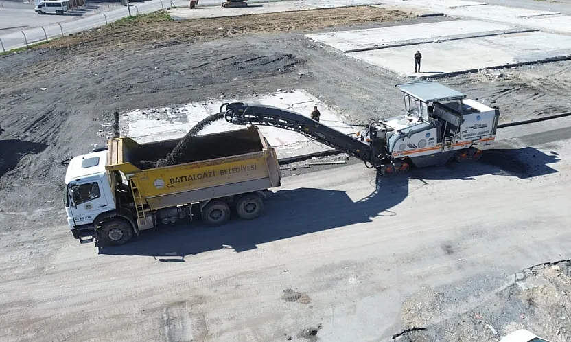 Battalgazi'de Deprem Konutları Tamamlandı, Konteyner Kent Asfaltı Kırsala Kaydırıldı!