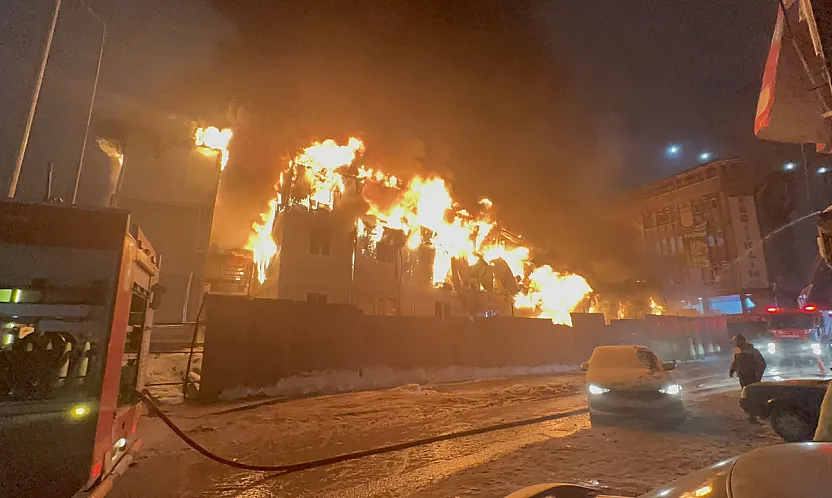 Battalgazi'de İşçilerin Kaldığı KonteynerlerAlev Topuna Döndü!