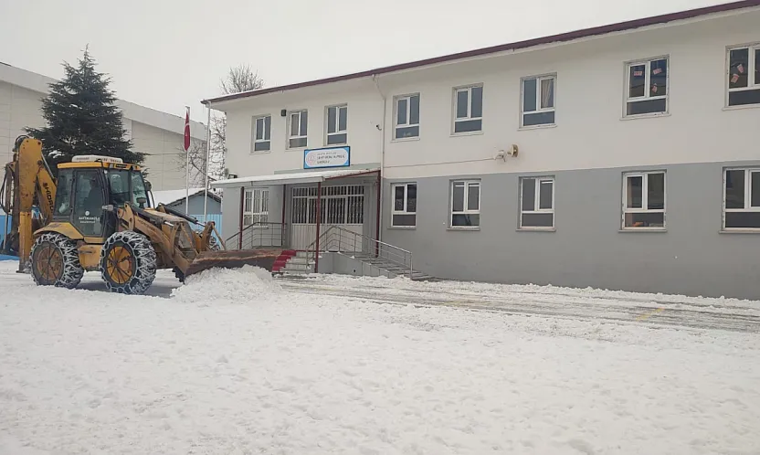 Battalgazi'de Okullar için Kar Mesaisi!