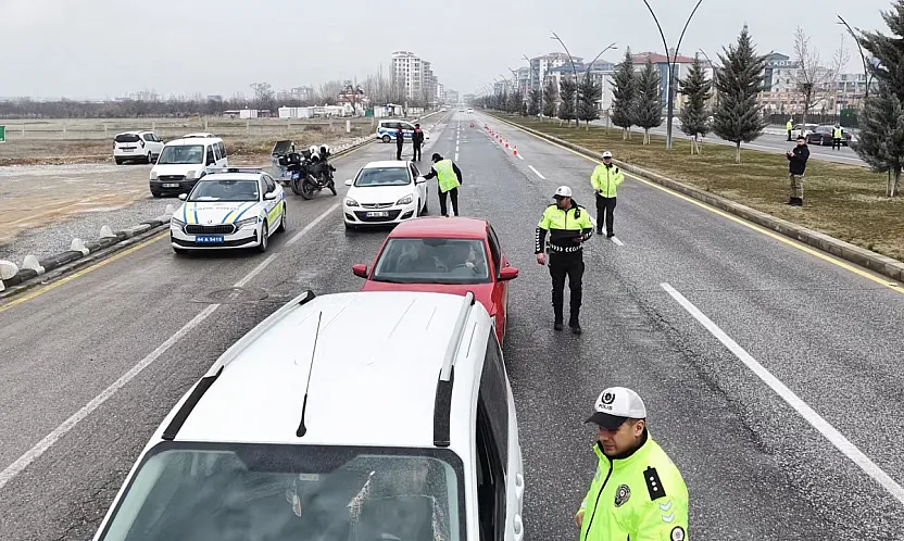 Bayram Yolculuğunda Uyarı: Malatya Genelinde Denetimler En Üst Seviyeye Çıkarıldı!