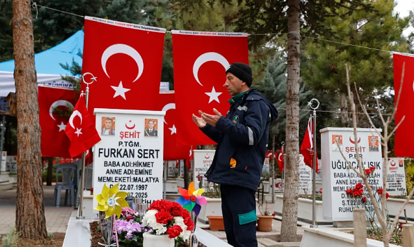 Bölge Şehitleri Dualarla Anıldı! Malatya, Gaziantep ve Maraş'ta Arife Yoğunluğu!