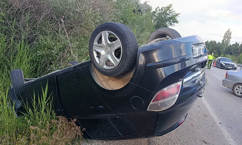Doğanşehir'de Devrilen Otomobilde Sürücü Yaralandı!