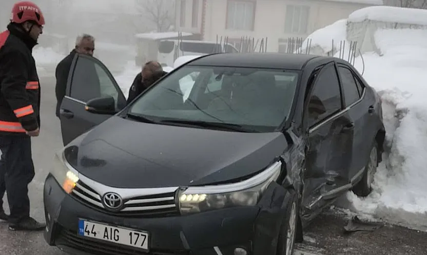 Doğanşehir'de Kazada Gövdeli Mahalle Muhtarı Yaralandı!