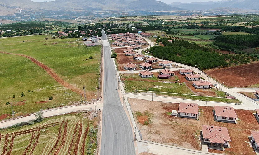 Doğanşehir'de Yılların Sorunu Çözüldü! 6,5 Kilometrelik Yol Hizmete Açıldı