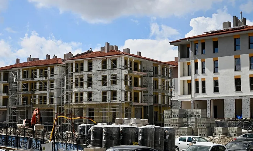 Doğanşehir'e Çıkarma! Vali Yavuz: Depremin İzlerini Siliyoruz