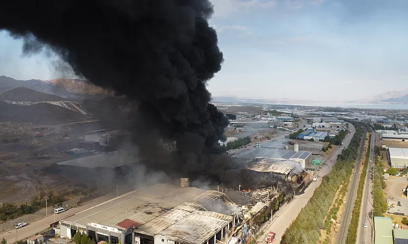 Elazığ'daki Fabrika Yangınında Malatya Desteği!