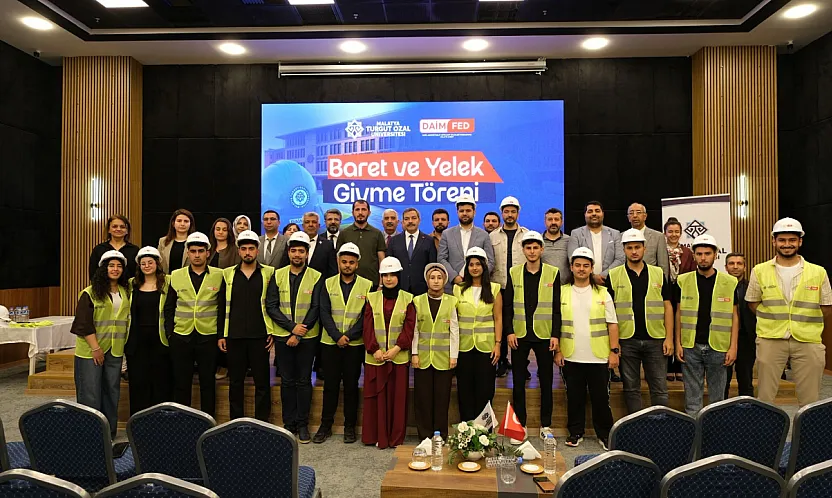 Genç Mühendisler Sektörle Buluştu! İlk Baretlerini Teslim Aldılar